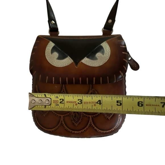 Whimsical Owl Genuine Leather Crossbody Purse Brown with zipper & magnetic flap - Picture 3 of 9